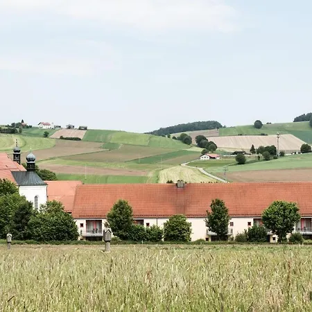Donna Klosterhof 3*